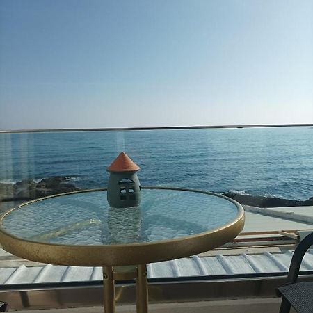 Beachfront Apartment Rethymno Esterno foto