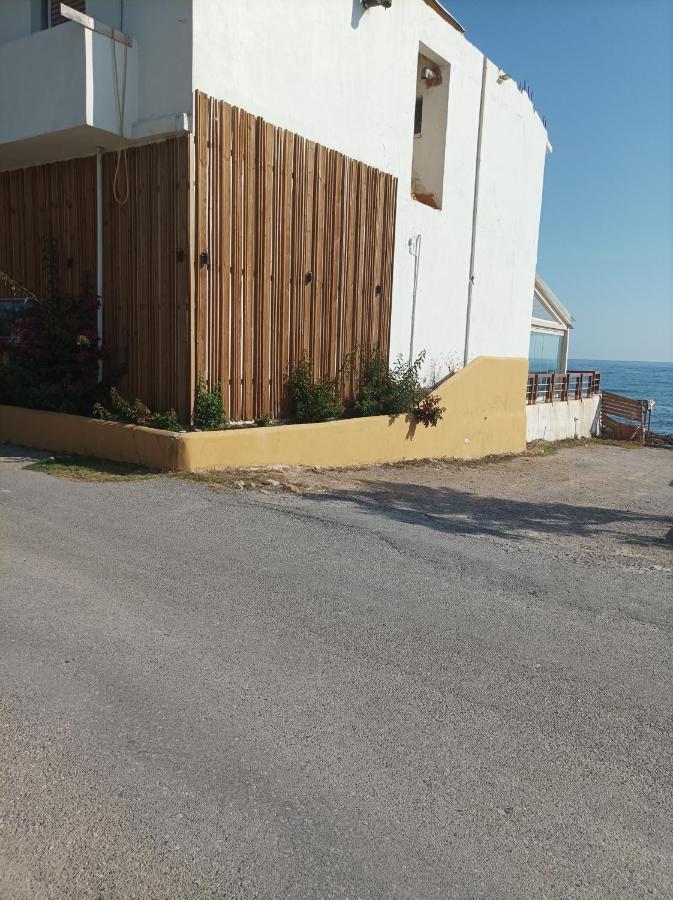 Beachfront Apartment Rethymno Esterno foto