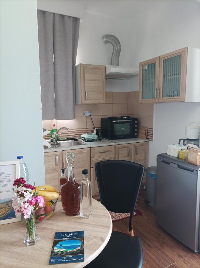 Beachfront Apartment Rethymno Esterno foto